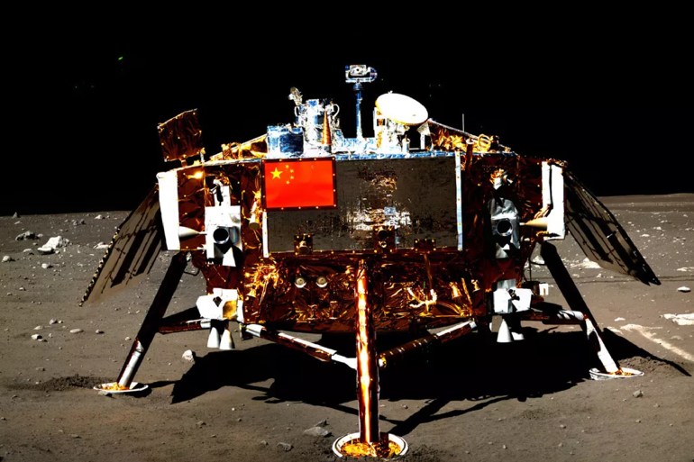 مركبة تشانغ إي 3 الصينية على سطح القمر