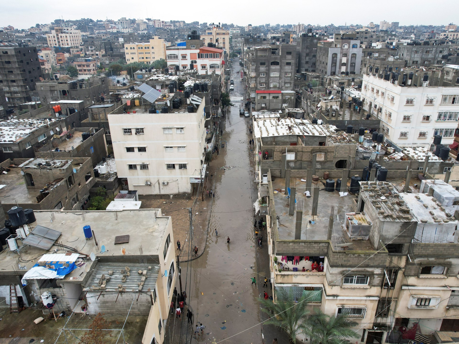 الاحتلال يغرق مناطق في قطاع غزة بالمياه