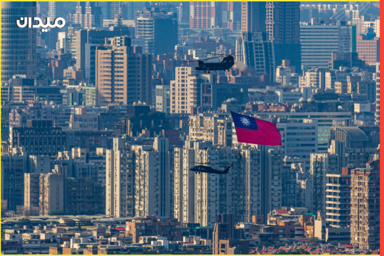 TAIPEI, TAIWAN - SEPTEMBER 29: A CH-47 hoists a Taiwan flag fly across the city during a rehearsal ahead of Taiwan National Day celebrations on September 29, 2022 in Taipei, Taiwan. The U.S. Vice President, Kamala Harris, said the Biden administration intends to deepen America’s unofficial ties with Taiwan during a speech from the deck of a U.S. warship in Japan. (Photo by Annabelle Chih/Getty Images)