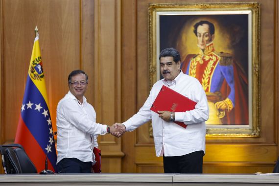 Colombian, Venezuelan leaders meet in Caracas