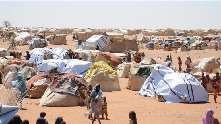 اوضاع صعبة تعيشها غالب مخيمات النزوح في دارفور (الاناضول)