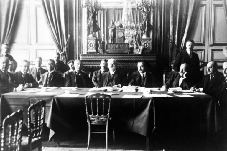 Second meeting of the league on September 28, 1920. Center of photo is presiding M. Leon Ourgeois. On this right is to be seen Mr. Fisher and Mattui Japan, on his right is Farrari, Italy, Da Cunha, Brazil, Quionone De Leon, Spain, M. Hymans, Belgium. (AP Photo)
