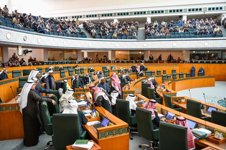 المشاورات الجانبية بين أعضاء مجلس الأمة مستمرة المصدر الصحافة الكويتية