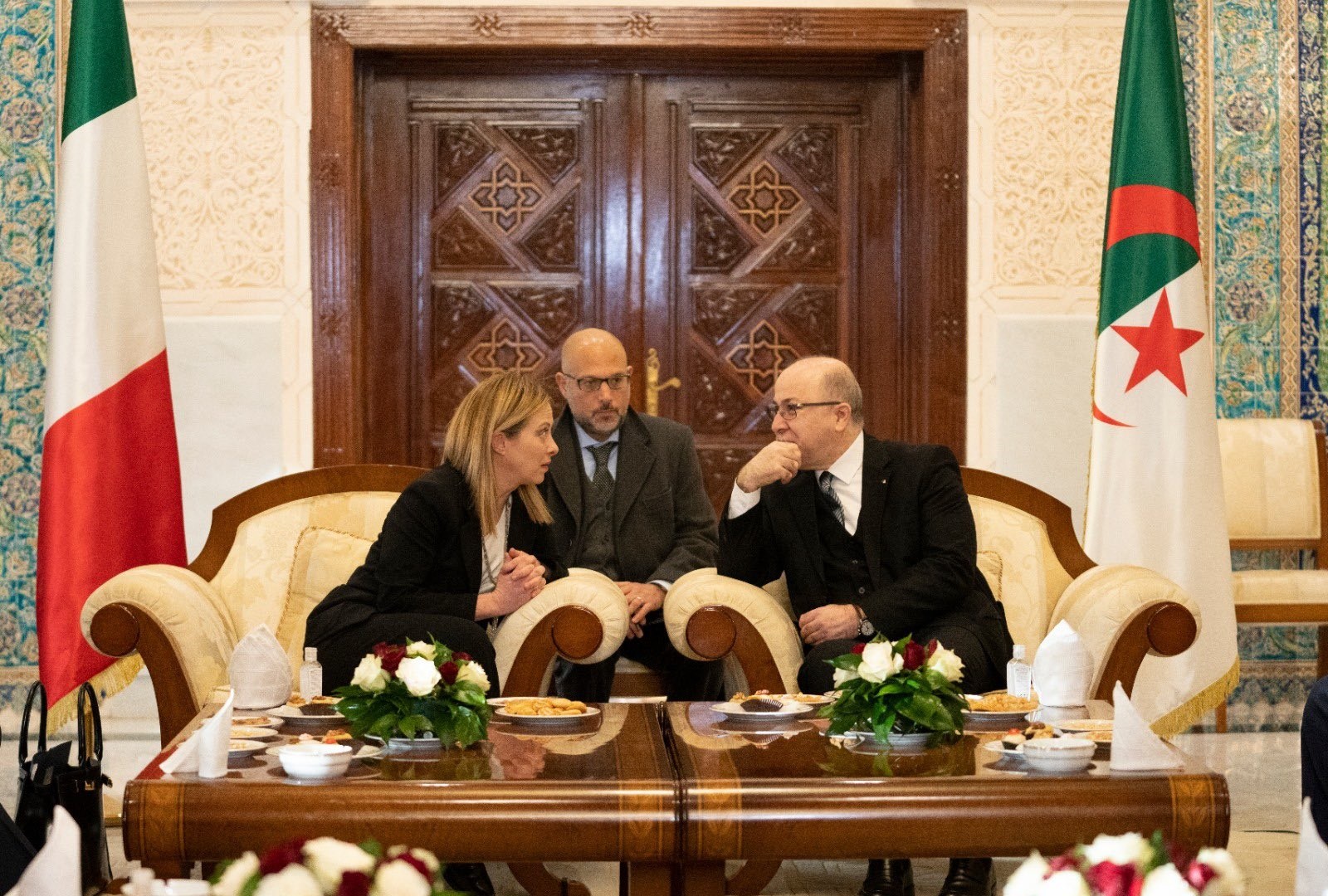 رئيسة وزراء إيطاليا تصل الجزائر وإمدادات الغاز أبرز الملفات
