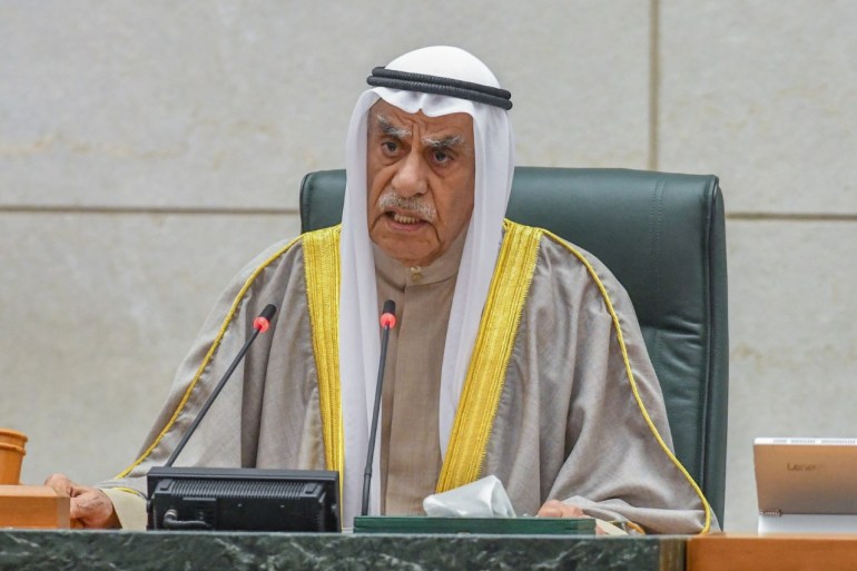 1 رئيس مجلس الأمة اضطر إلى رفع الجلسات بسبب غياب الحكومة