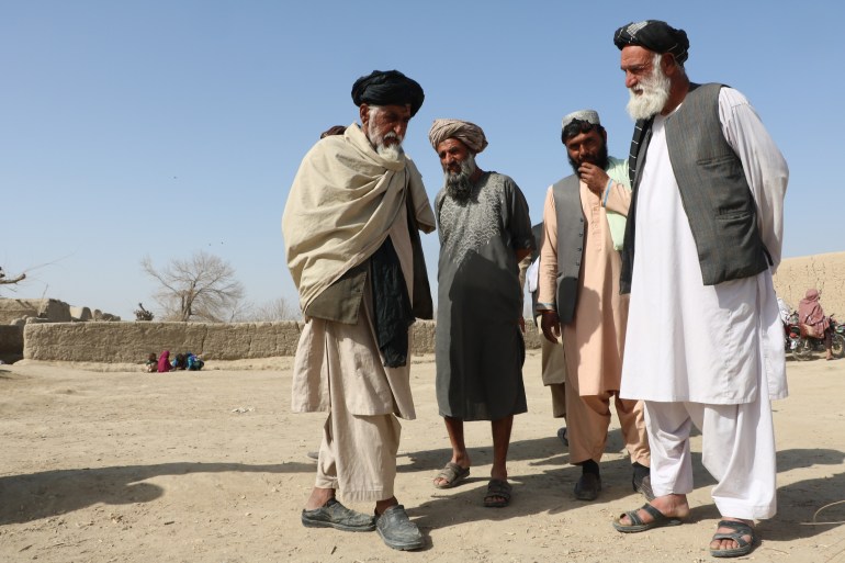 قصاص الأثر ولات بين الناس في مديرية ميوند بولاية قندهار جنوبي أفغانستان