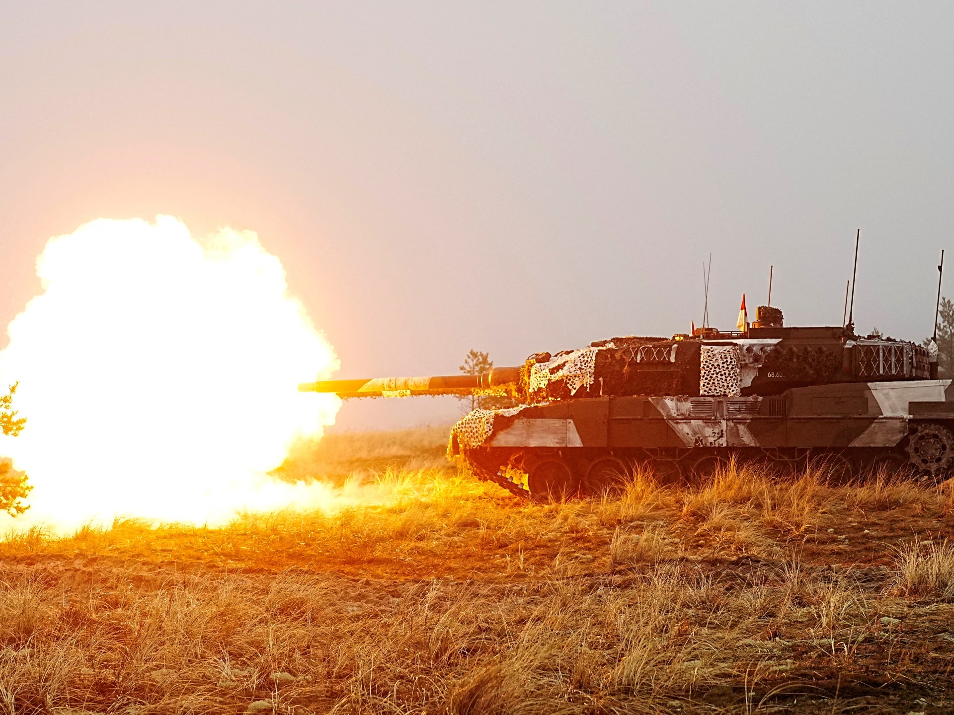 روسيا تكشف عن سلاح لمواجهة دبابات "ليوبارد" وبيان عسكري "خاطئ" يربك الجيش الأوكراني