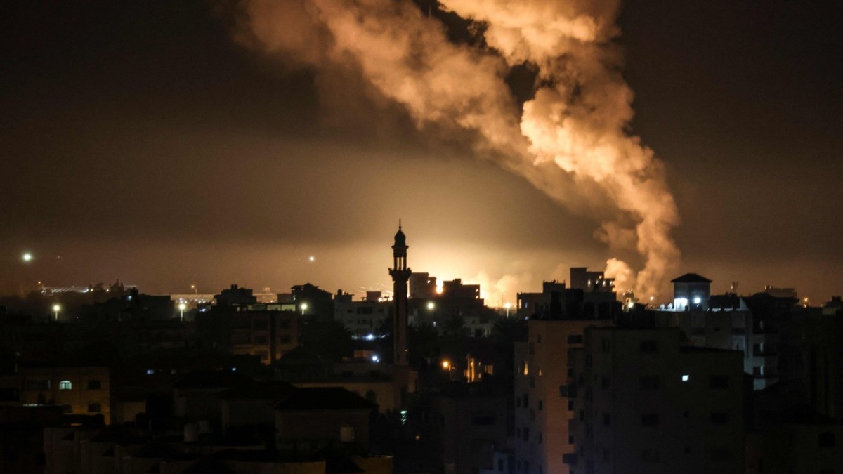 غارات إسرائيلية على قطاع غزة واستشهاد قيادي بارز في حركة الجهاد الإسلامي