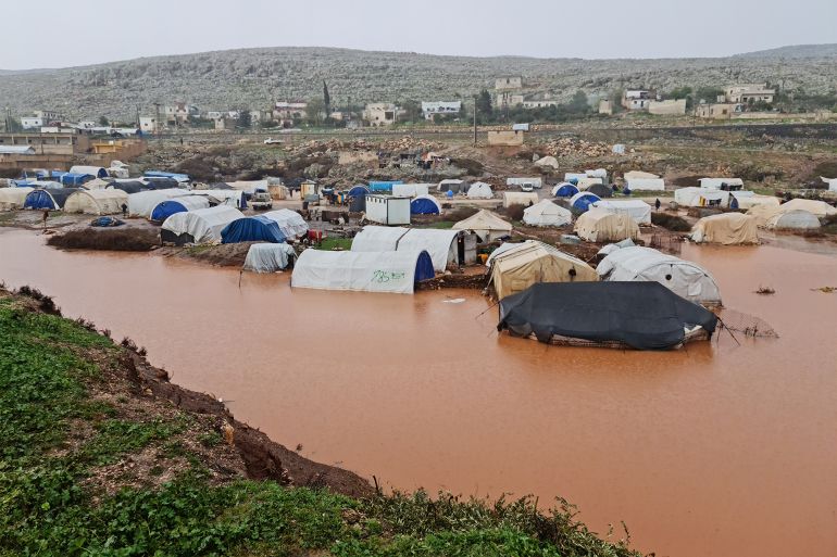 آلاف المتضررين.. السيول تفاقم معاناة النازحين في إدلب بعد كارثة الزلزال | سياسة
