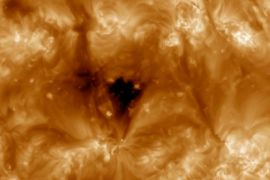 المصدر: وكالة ناسا Second 'Giant Hole' Appears on Sun: Solar Winds to Hit Earth This Week