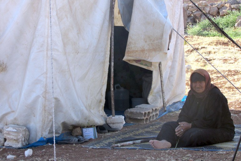 معظم السوريين يعيشون في مخيمات لا تصلح للعيش(الجزيرة)