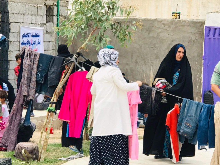 "سيدة عراقية تفتح اكثر من ٤٠٠ سوق خيري للأيتام "