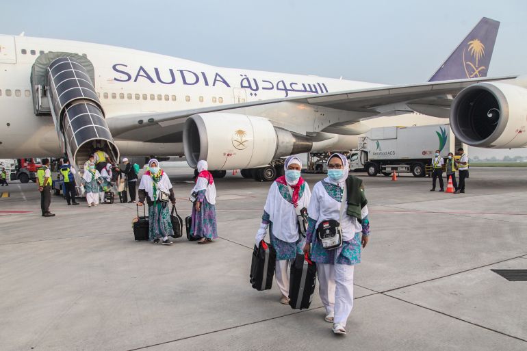 First batch of hajj pilgrims arrives in Indonesia