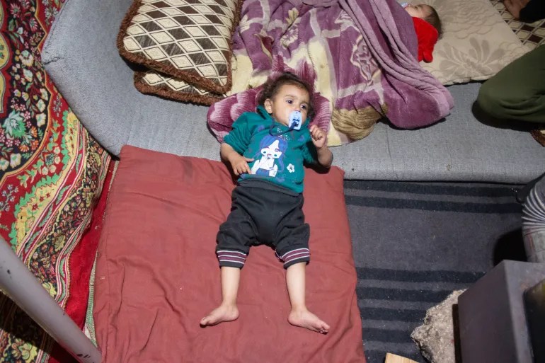 سوريا - ريف إدلب - تحذر اليونيسف من أن مرض التقزم الناجم عن نقص التغذية المزمن يسبب أضراراً بدنية وعقلية للأطفال لا يمكن التعافي منها