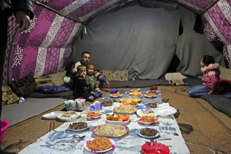 سوريا - ريف حلب - يفتقد السوريون أحبائهم الذين قضوا في الزلزال مع حلول شهر رمضان للاستخدام الداخلي
