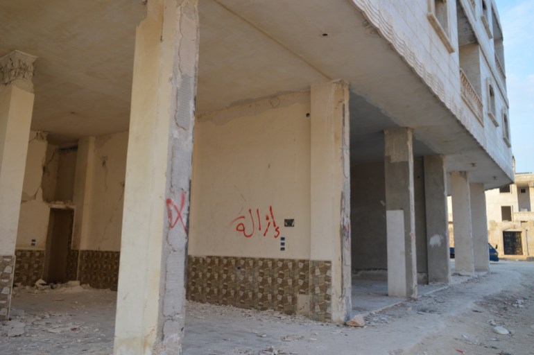 مقاولون وملاك أبنية يخفون التصدعات جراء الزلزال تفادياً لهدمها وتأجيرها للنازحين شمال سوريا
