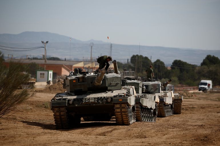 Spanish Armed Forces train Ukrainian military personnel on Leopard tanks, in Zaragoza