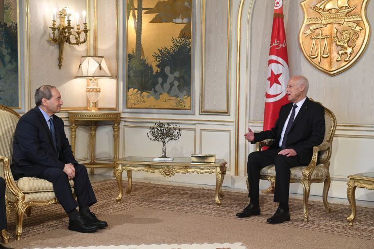 قيس سعيد مع وزير الخارجية السوري فيصل المقداد - المصدر: رئاسة الجمهورية التونسية