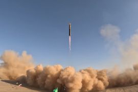 صاروخ &#34;خيبر&#34; أحدث طراز من جيل صواريخ &#34;خرمشهر&#34; الباليستية الإيرانية بعيدة المدى (الأناضول)