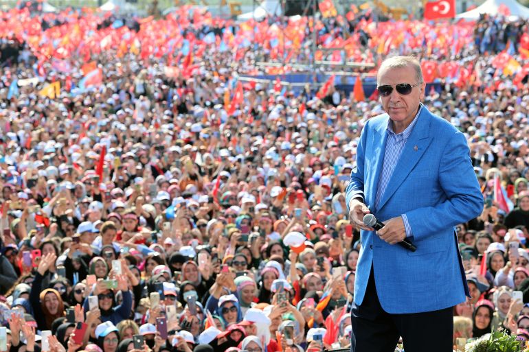 إسطنبول.. 1.7 مليون شخص يحتشدون في تجمع انتخابي لأردوغان (محدث) خلال حفل افتتاح المرحلة الأولى من "حديقة الشعب" التي تقام بموقع مطار أتاتورك