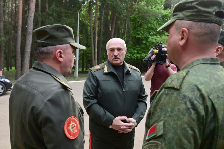 Belarusian President Alexander Lukashenko visits Central Command Post of the Air Force and Air Defence Forces in Minsk, Belarus, May 15, 2023. Press Service of the President of the Republic of Belarus/Handout via REUTERS ATTENTION EDITORS - THIS IMAGE WAS PROVIDED BY A THIRD PARTY. MANDATORY CREDIT.