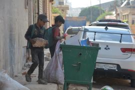 آلاف الأطفال شمال سوريا تركوا مدارسهم واتجهوا لسوق العمل لإعالة أسرهم )الجزيرة)