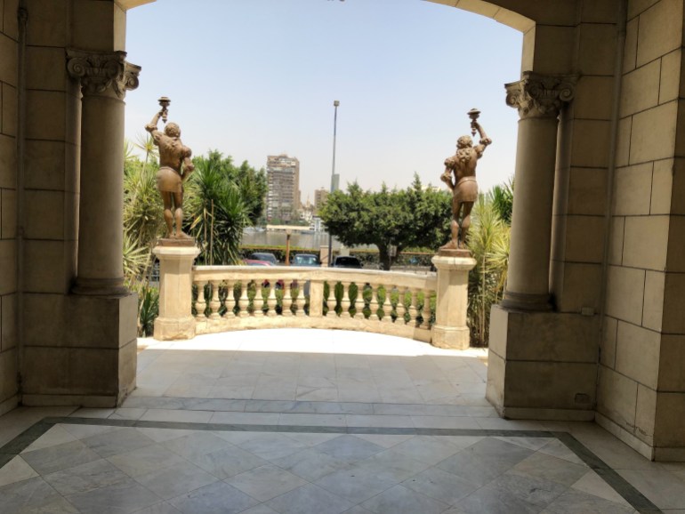 الفراندة الخارجية لمدخل قصر أمير الشعراء أحمد شوقي حيث كانت تطل على النيل مباشرة قبل شق شارع النيل