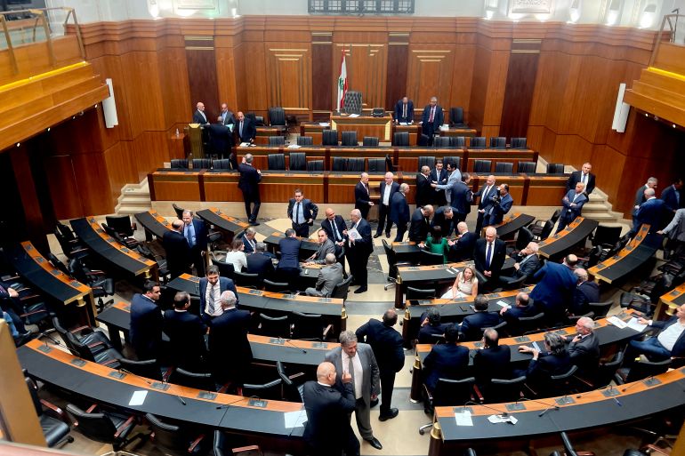 البرلمان اللبناني يفضل للمرة 12 في اختيار رئيس الجمهورية