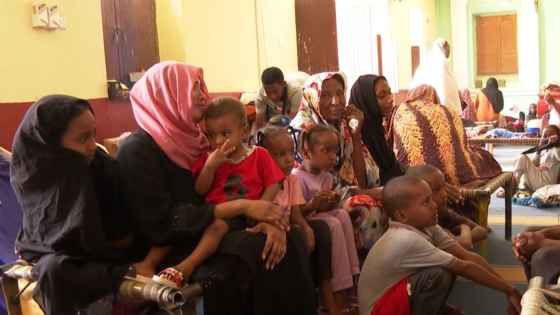 Why exacerbated the suffering of the Sudanese stranded on the border with Egypt?