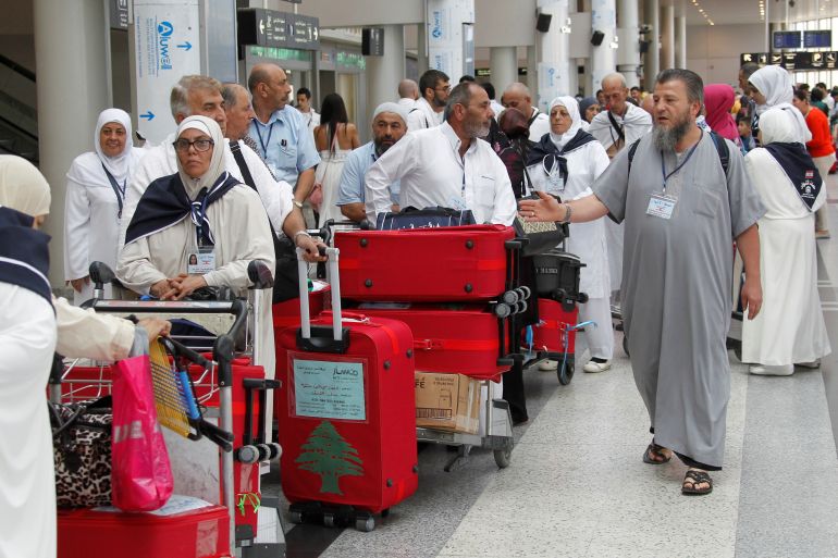 Haj pilgrims heading to Mecca queue at Beirut international airport, Lebanon September 5, 2016. REUTERS/Aziz Taher