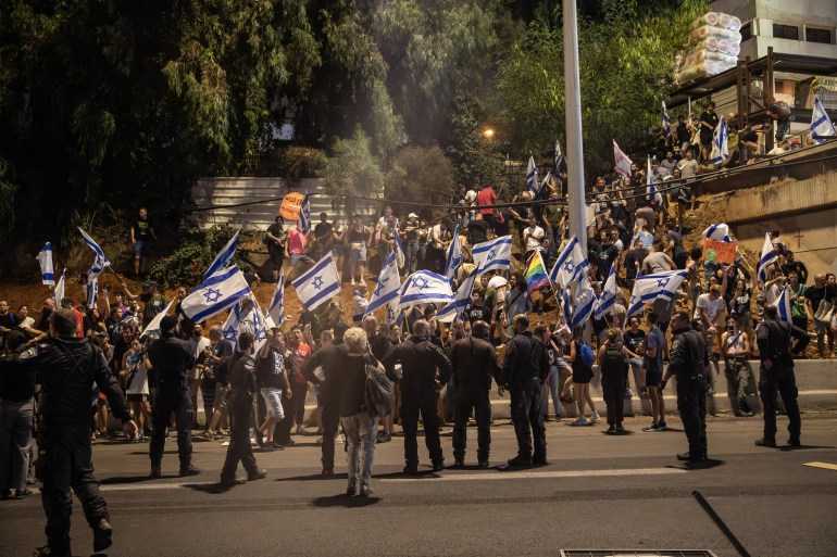 Protests against Netanyahu's judicial reform continues on the 27th week
