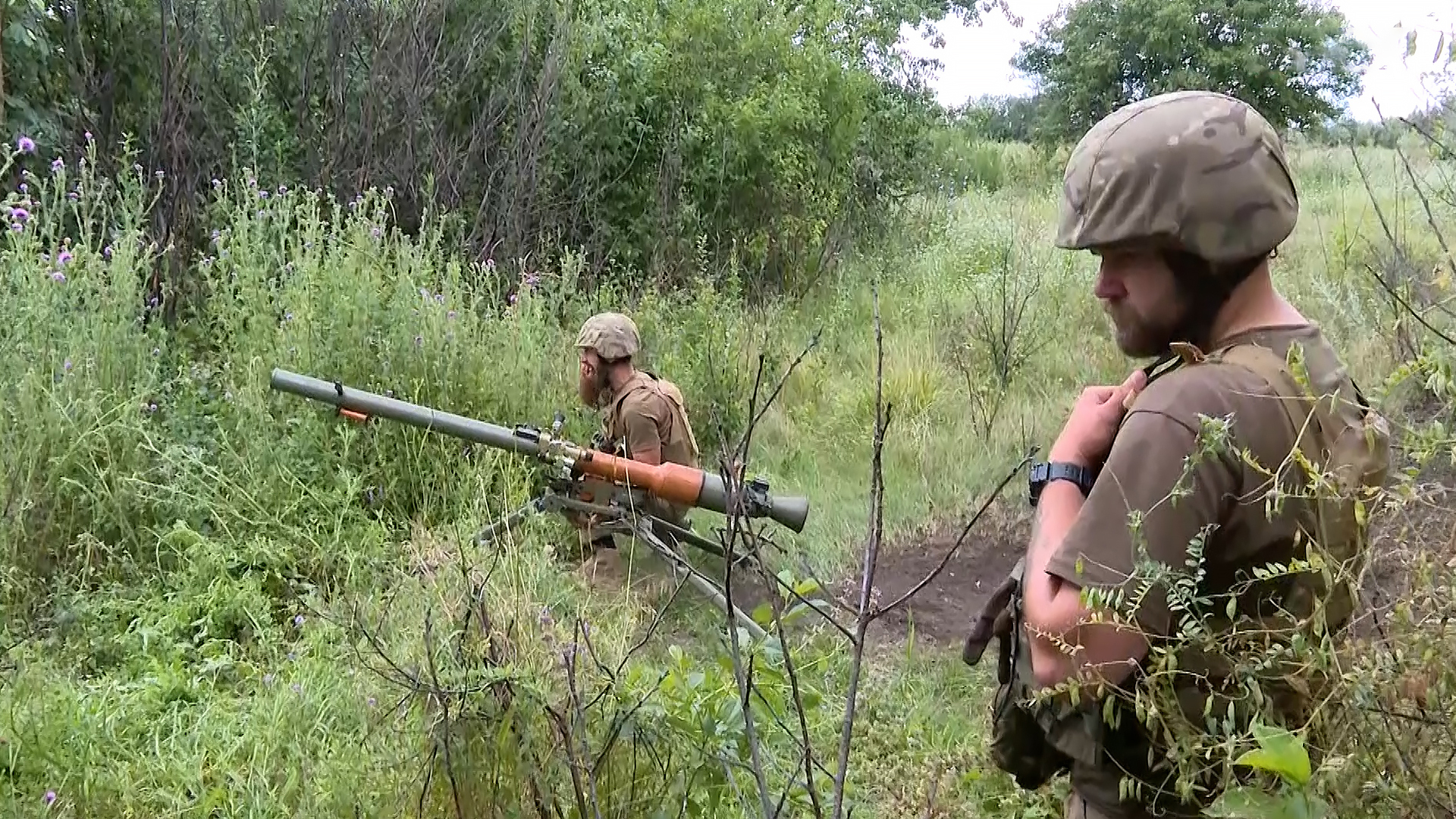 كاميرا الجزيرة ترافق الجيش الأوكراني وترصد عمل وحداته في جبهة أفدييفكا
