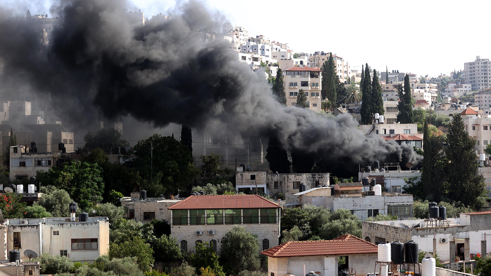 إسرائيل تنسحب من جنين وتقصف غزة واحتفاء فلسطيني بصمود المقاومة