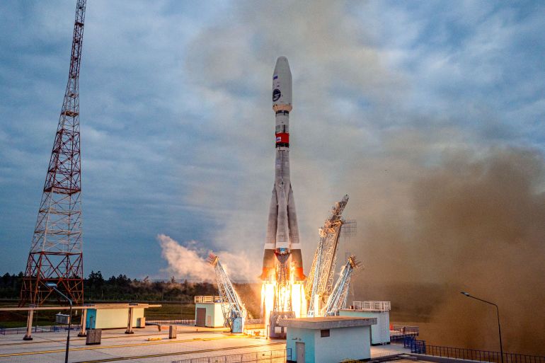 In this handout picture taken and released by the Russian Space Agency Roscosmos on August 11, 2023, a Soyuz 2.1b rocket with the Luna-25 lander blasts off from the launch pad at the Vostochny cosmodrome, some 180 km north of Blagoveschensk, in the Amur region. - Russia launched its first probe to the Moon in almost 50 years on August 11, 2023, a mission designed to give fresh impetus to its space sector, which has been struggling for years and become isolated by the conflict in Ukraine. The launch of the Luna-25 probe is Moscow's first lunar mission since 1976, when the USSR was a pioneer in the conquest of space. The spacecraft is due to reach lunar orbit in five days. (Photo by Handout / Russian Space Agency Roscosmos / AFP) / RESTRICTED TO EDITORIAL USE - MANDATORY CREDIT "AFP PHOTO / RUSSIAN SPACE AGENCY ROSCOSMOS / HANDOUT" - NO MARKETING NO ADVERTISING CAMPAIGNS - DISTRIBUTED AS A SERVICE TO CLIENTS - RESTRICTED TO EDITORIAL USE - MANDATORY CREDIT "AFP PHOTO / Russian Space Agency Roscosmos / handout" - NO MARKETING NO ADVERTISING CAMPAIGNS - DISTRIBUTED AS A SERVICE TO CLIENTS /