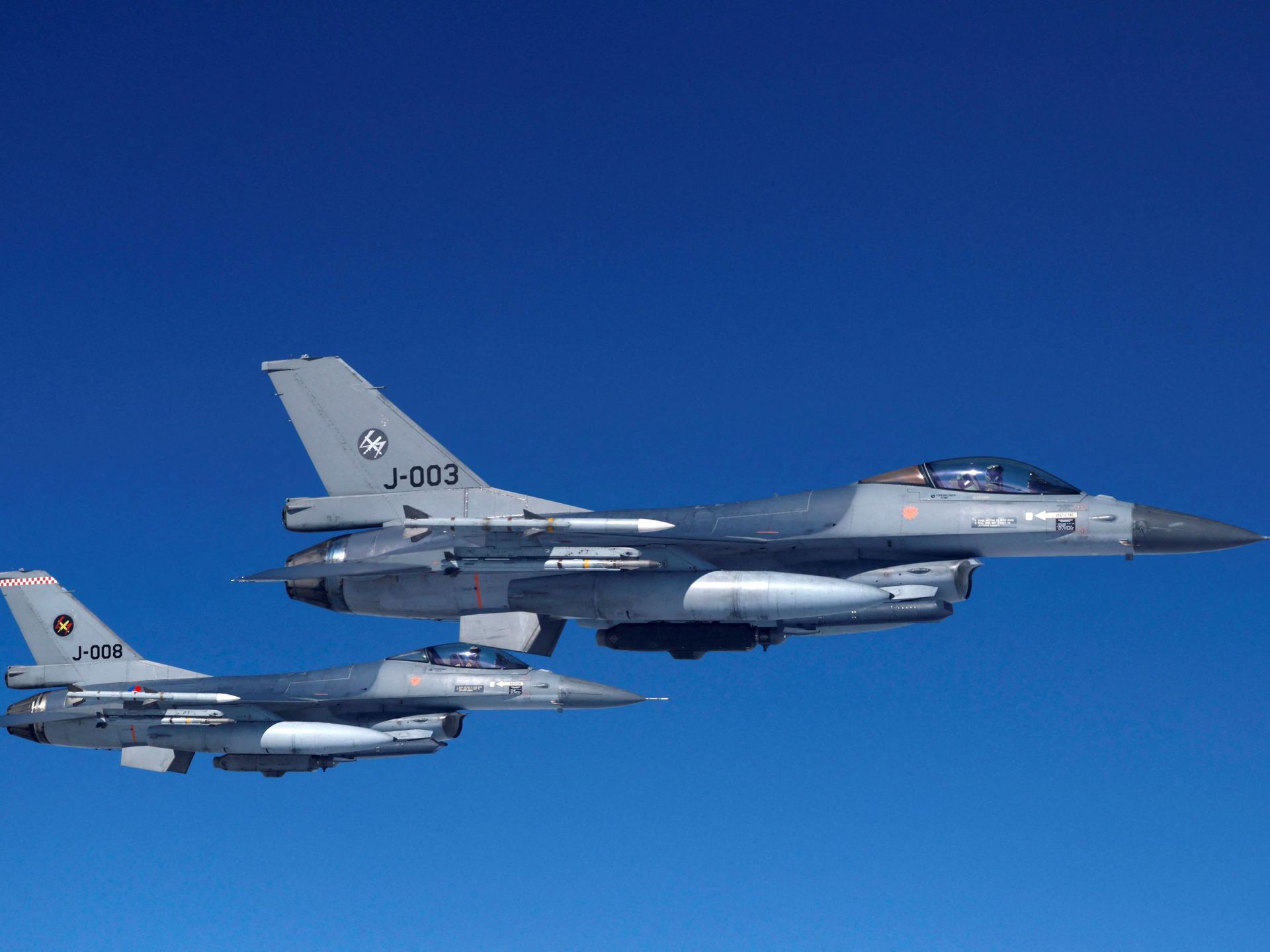 واشنطن تقرّ إرسال مقاتلات إف-16 لكييف وروسيا تحبط هجومين بموسكو والقرم