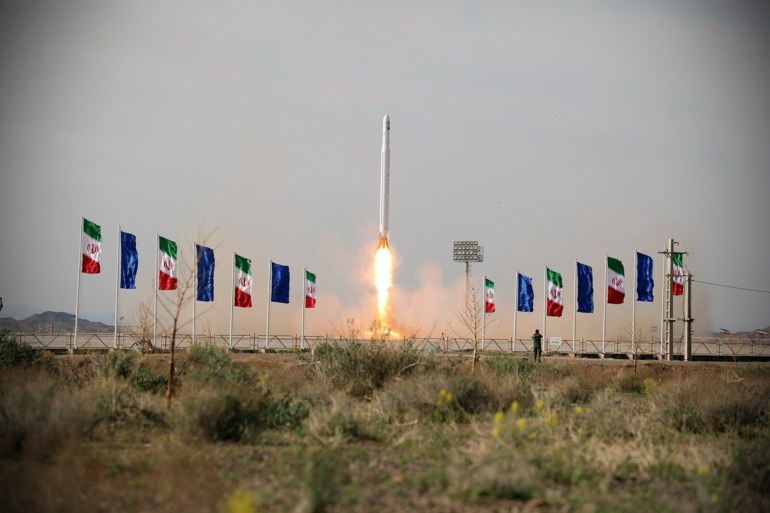 باحث إيراني: وزارة الدفاع والجيش الإيرانيين لديهما مشاريع فضائية عسكرية مستقبلية (الصحافة الايرانية)