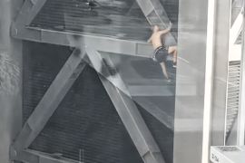 رجاء صورة (الرجل يتسلق ناطحة سحاب ليدنهال التي يبلغ ارتفاعها 225 مترا، في الحي المالي وسط لندن المصدر: حساب إكس الخاص بـ Denika Leonard @denikalovesmuse