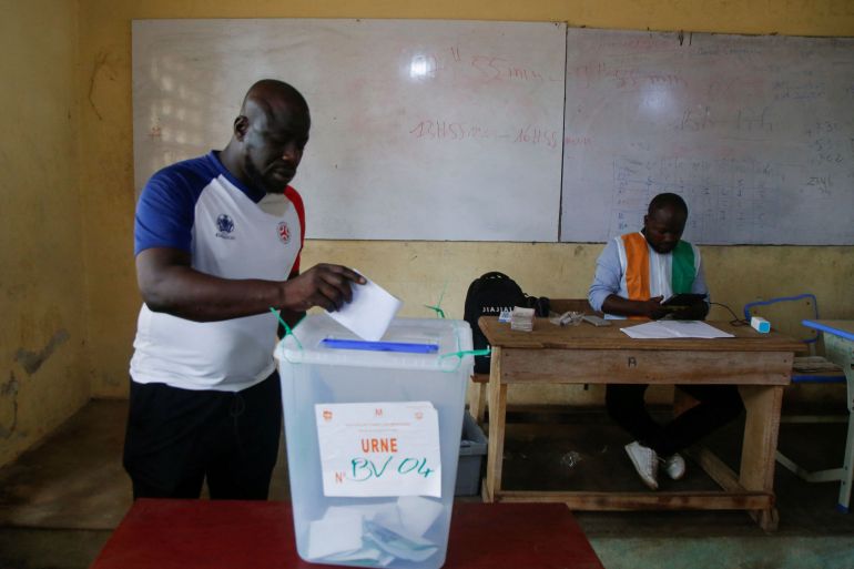 Ivorian nationals vote for regional elections in Abidjan