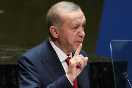 الرئيس التركي يتحدث عن إمكانية زيارة نتنياهو لبلاده وشرط موافقة أنقرة على انضمام السويد للناتو (رويترز)
