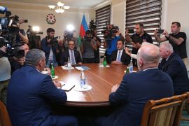المحادثات بين أذربيجان ووفد الأرمن من قره باغ في يفلاخ (رويترز)