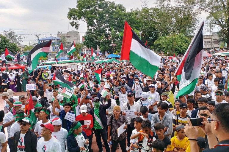 وقفة احتجاجية لمسلمي مدينة كوتاباتو جنوبي الفليبين تضامنا مع أهل غزة (مواقع تواصل)