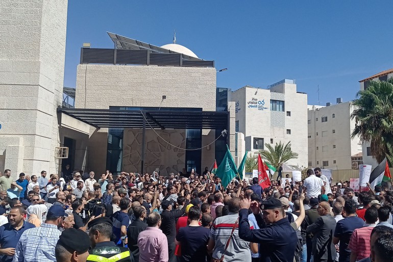 فعالية قرب السفارة الإسرائيلية بالعاصمة الأردنية عمان