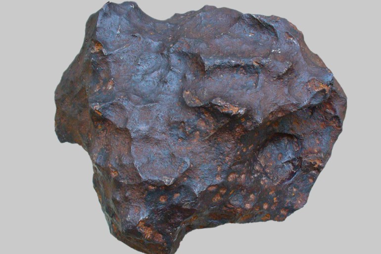 It's an iron meteorite.  (Llez/Wikimedia Commons, CC BY-SA)