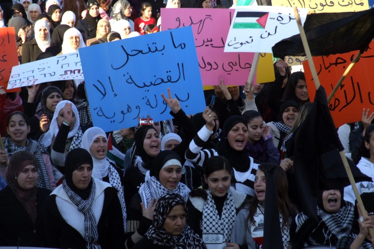 مظاهرات ومسيرات في بلدات الداخل الفلسطيني في الماضي خلال التضامن مع غزة والتنديد بالعدوان الإسرائيلي عليها.