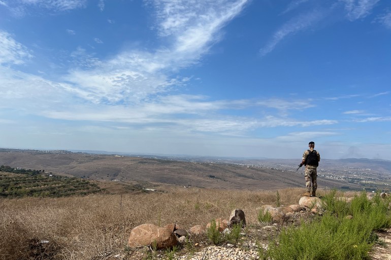 الجيش اللبناني: عدد الموقوفين السوريين الداخلين خلسة بلغ منذ بداية 2023 أكثر من 22 ألف نازح (الجزيرة)