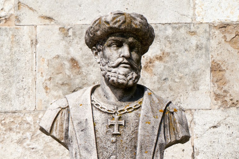 Bust of Vasco da Gama, the famous navigator and Portugese explorer, in the San Pedro de Alcantara Garden