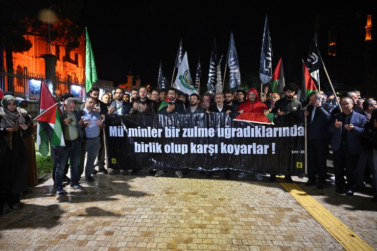 Citizens in Thrace protested Israel's attack on the hospital in Gaza by walking from Saraçlar Street to Selimiye Square in Edirne. (Gökhan Balcı - Anadolu Agency)