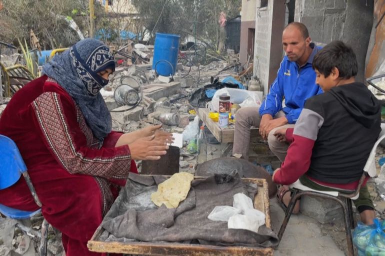 العودة الى المنزل ولو مدمرا قرب غزة خيار عائلات فلسطينية في ظل الهدنة