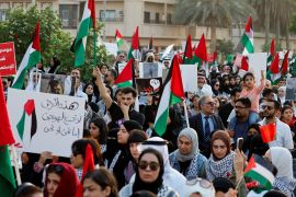 مظاهرة في المحرق بالبحرين دعما للفلسطينيين في ظل الحرب على غزة (رويترز)