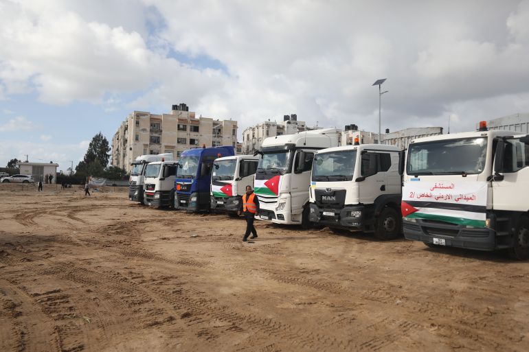 KHAN YUNIS, GAZA - NOVEMBER 20: A view of the trucks sent from Jordan to establish a Gaza Strip field hospital in Khan Yunis, Gaza on November 20, 2023. ( Mustafa Hassona - Anadolu Agency )
